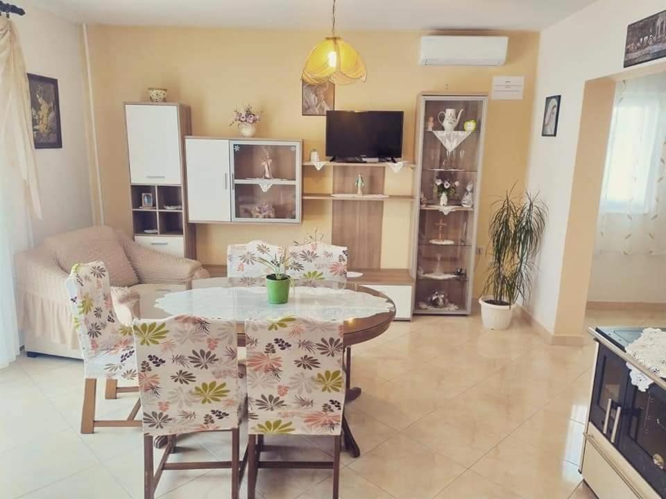 Lana Apartment Biograd Na Moru Room photo